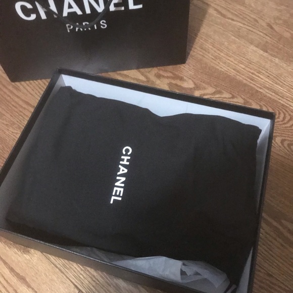 Authentic Chanel running shoes - Picture 4 of 8